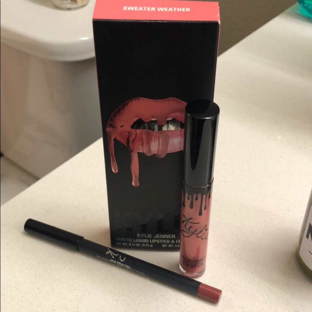 SOLD!!!!!! Kylie Lip Kit - SWEATER WEATHER